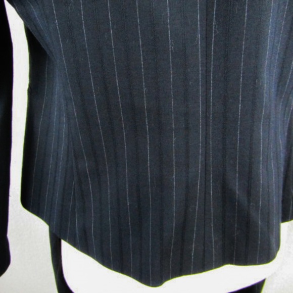 VAN HUSEN LADIES PINSTRIPE GRAY STRIPE PANTSUIT - Picture 4 of 5